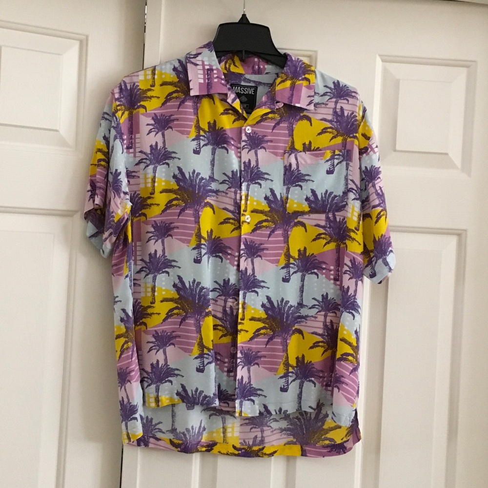 Massive Relaxed-Fit Short Sleeve Button-Up Shirt in Purple & Yellow Palm